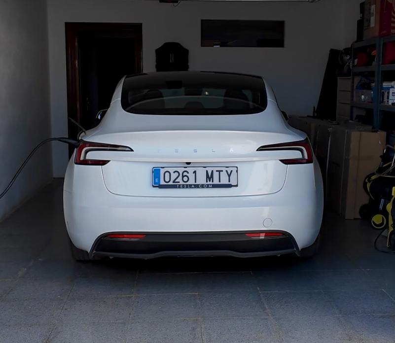 Tesla Wall Connector Gen 3 — Garaje Privado, Estepona